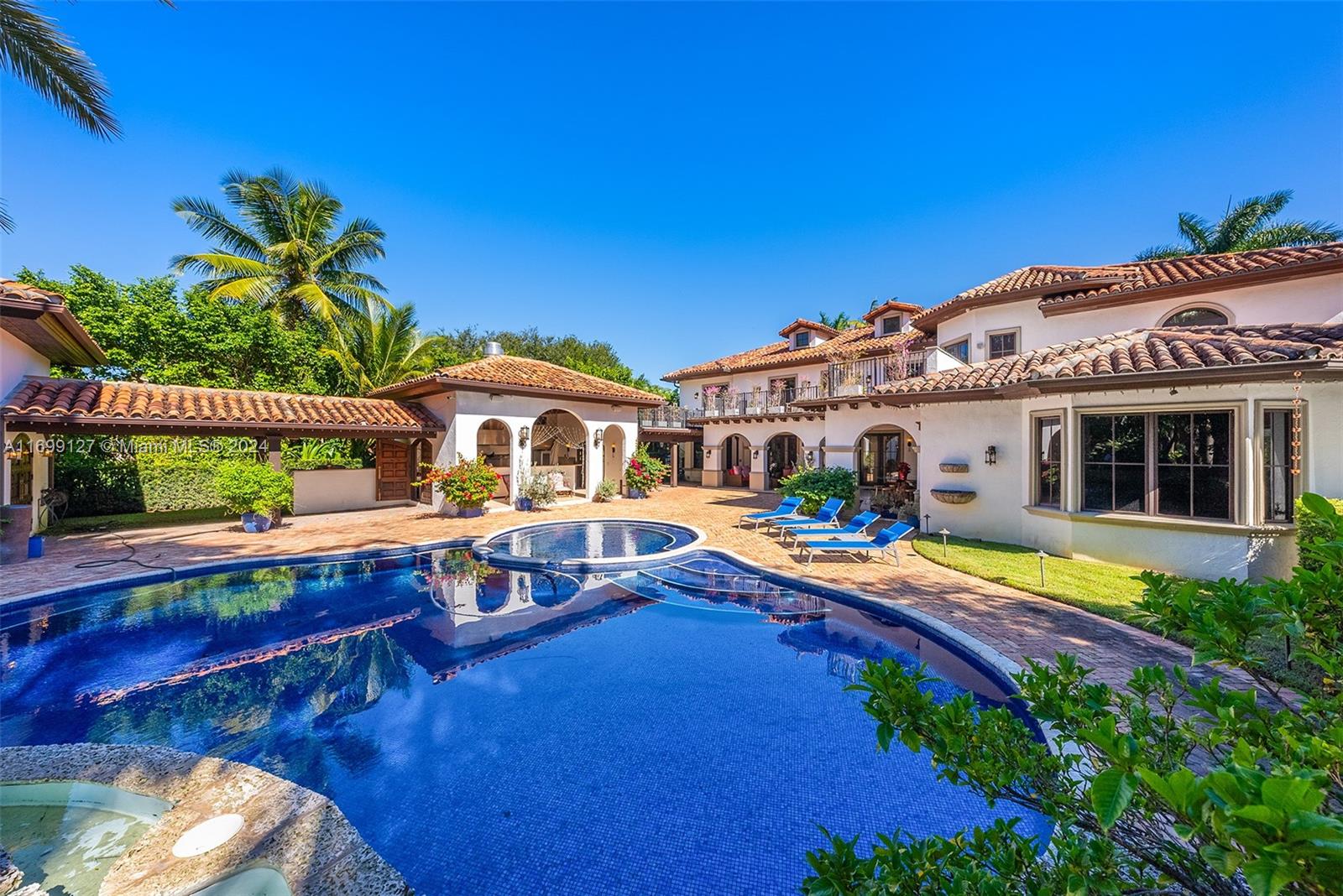 CORAL GABLE COUNTRY CLUB - Residential