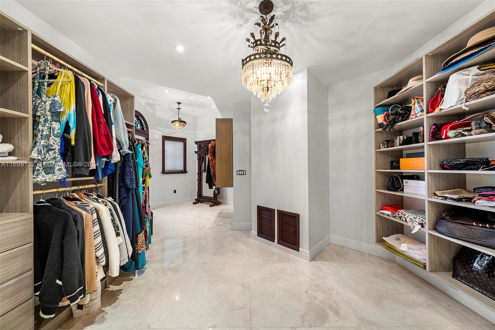 CORAL GABLE COUNTRY CLUB - Residential