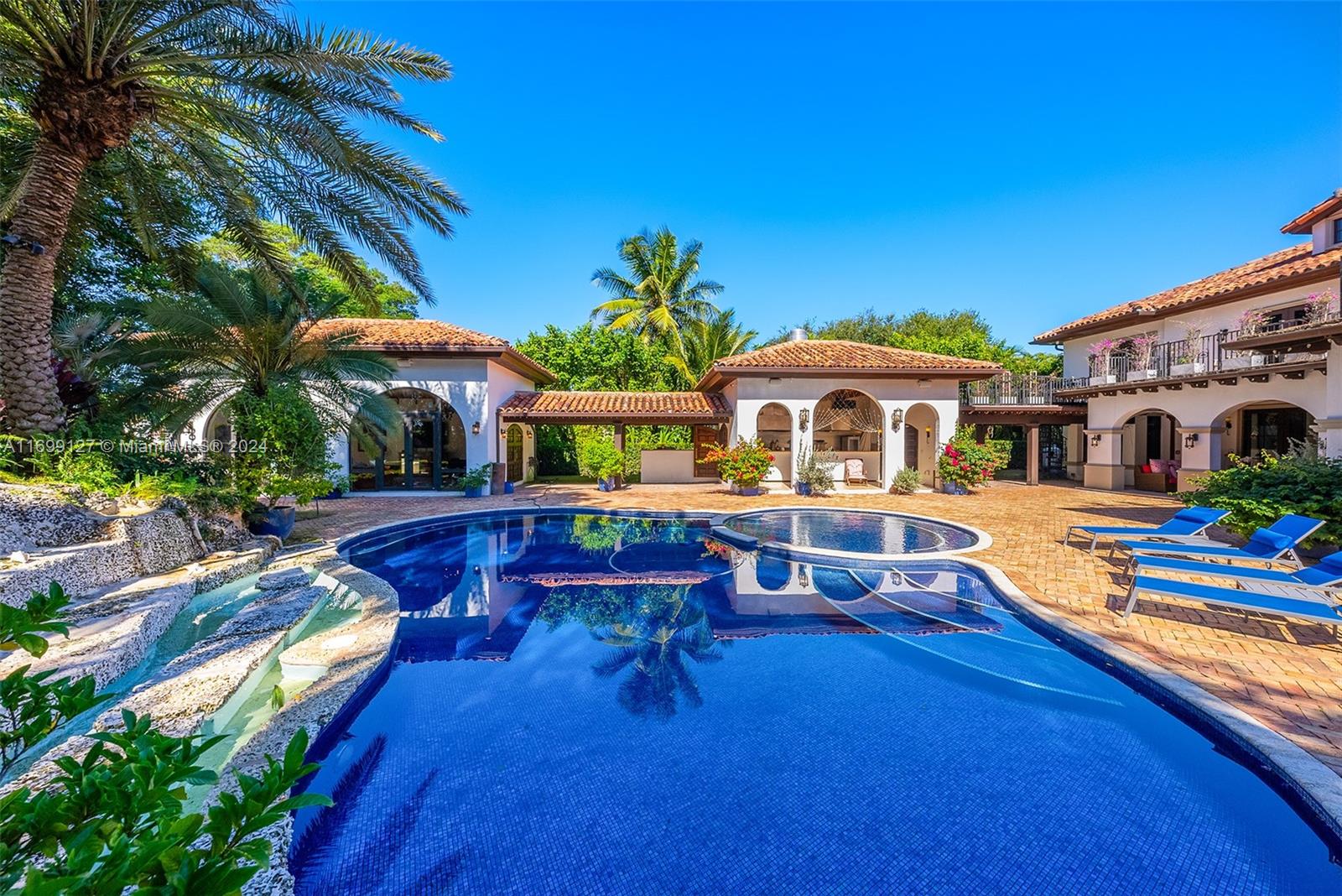 CORAL GABLE COUNTRY CLUB - Residential