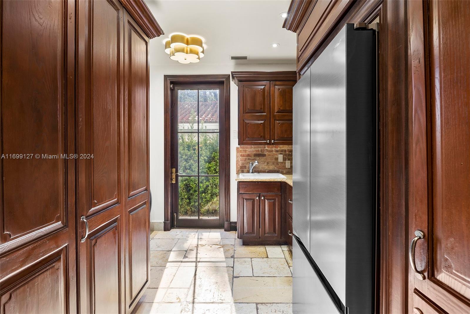 CORAL GABLE COUNTRY CLUB - Residential