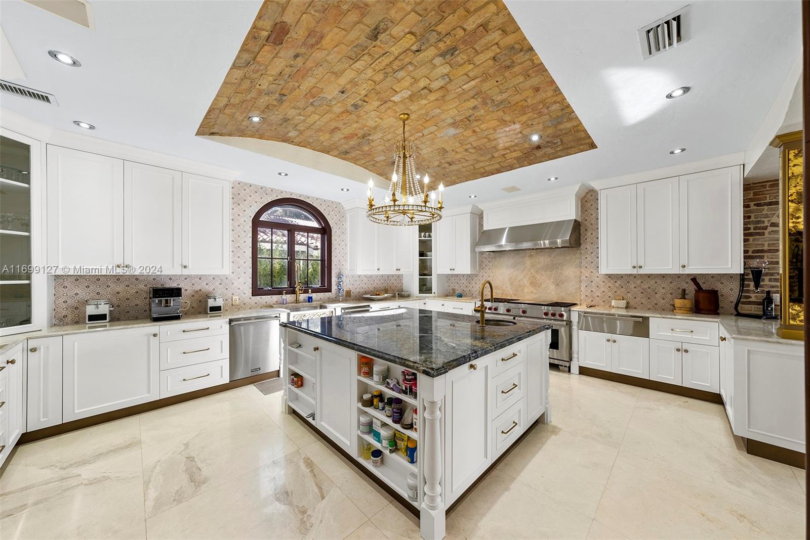 CORAL GABLE COUNTRY CLUB - Residential