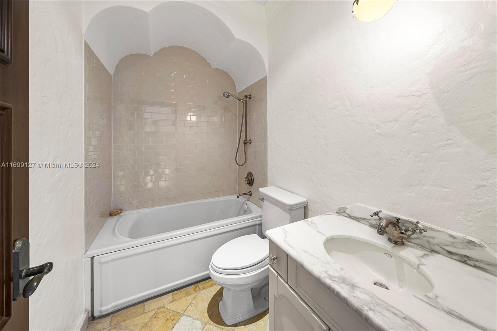 CORAL GABLE COUNTRY CLUB - Residential