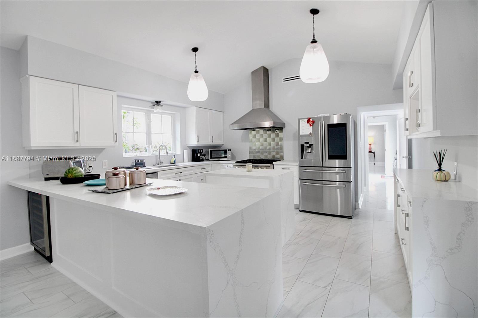 TAMIAMI PLACE PLAN NO 3 - Residential