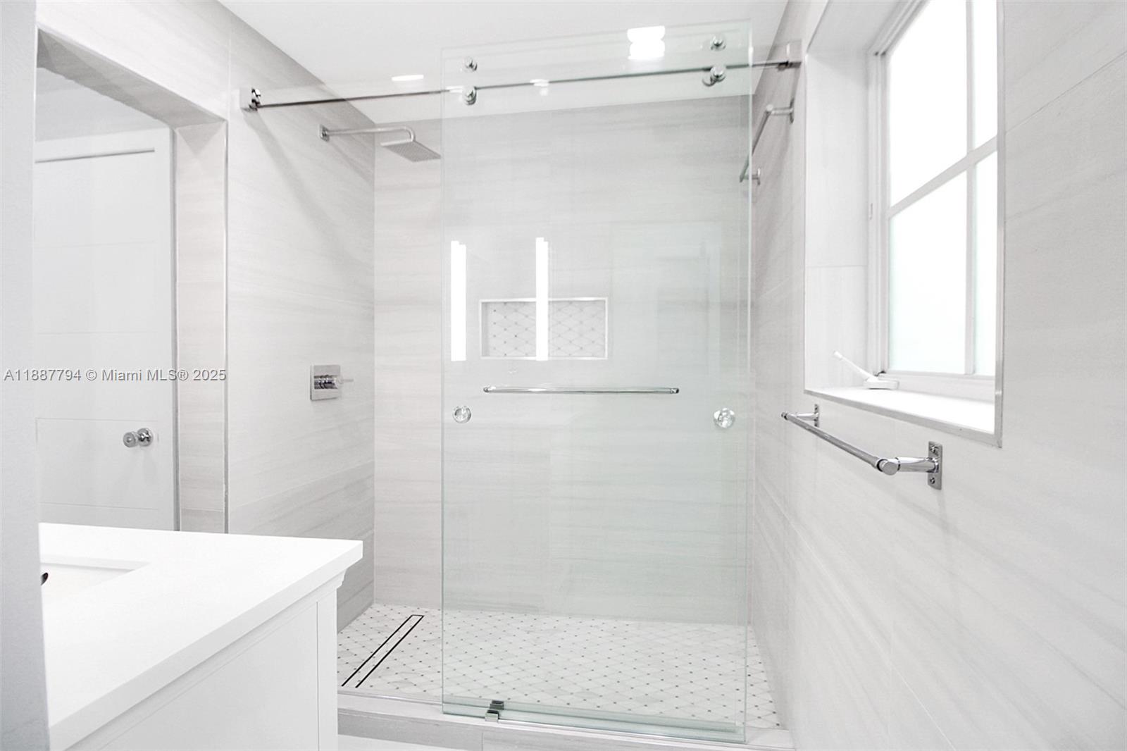 TAMIAMI PLACE PLAN NO 3 - Residential