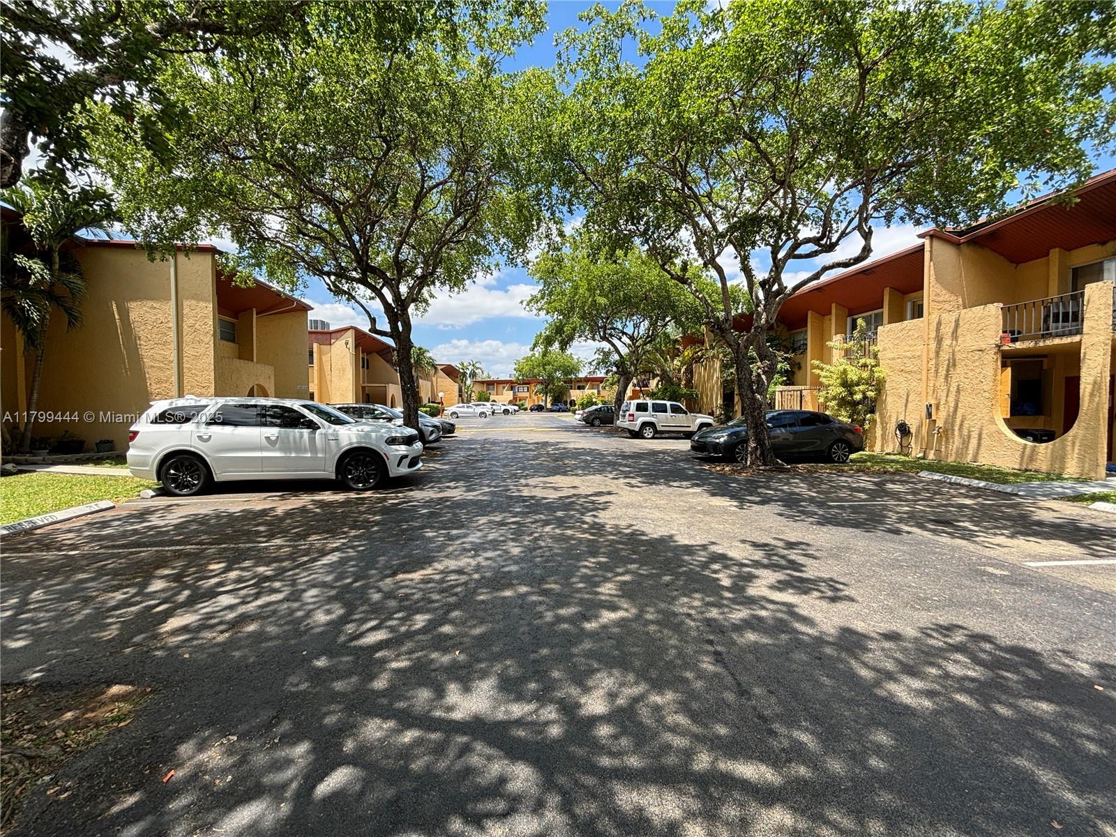 13725 SW 84 ST I