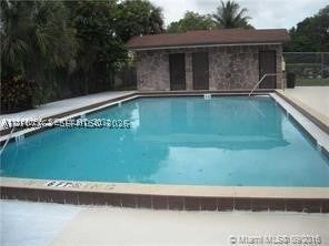 6061 Shakerwood Cir 202