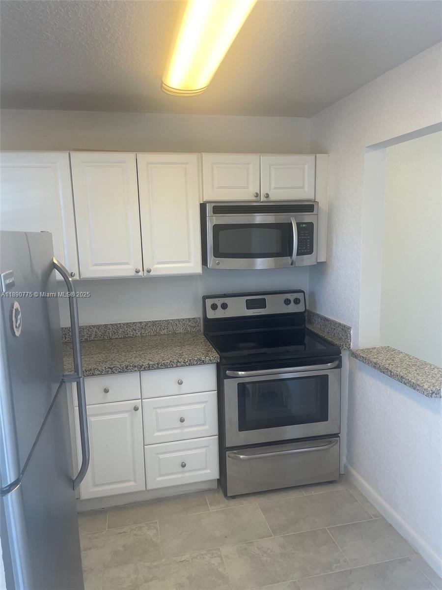 SUNRISE LAKES 49 CONDO - Residential Lease
