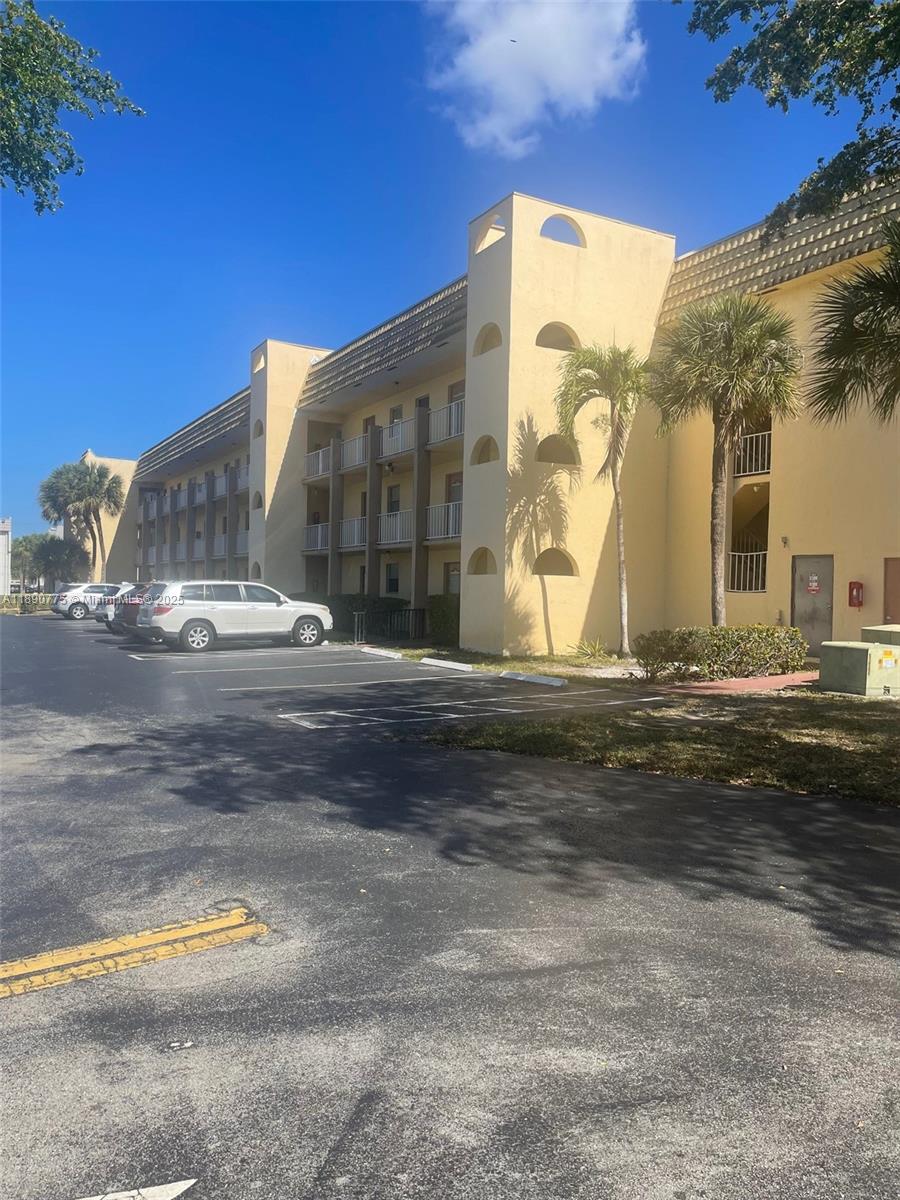 SUNRISE LAKES 49 CONDO - Residential Lease