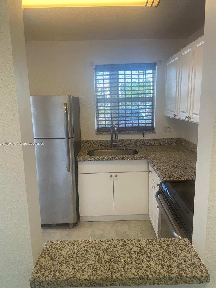 SUNRISE LAKES 49 CONDO - Residential Lease