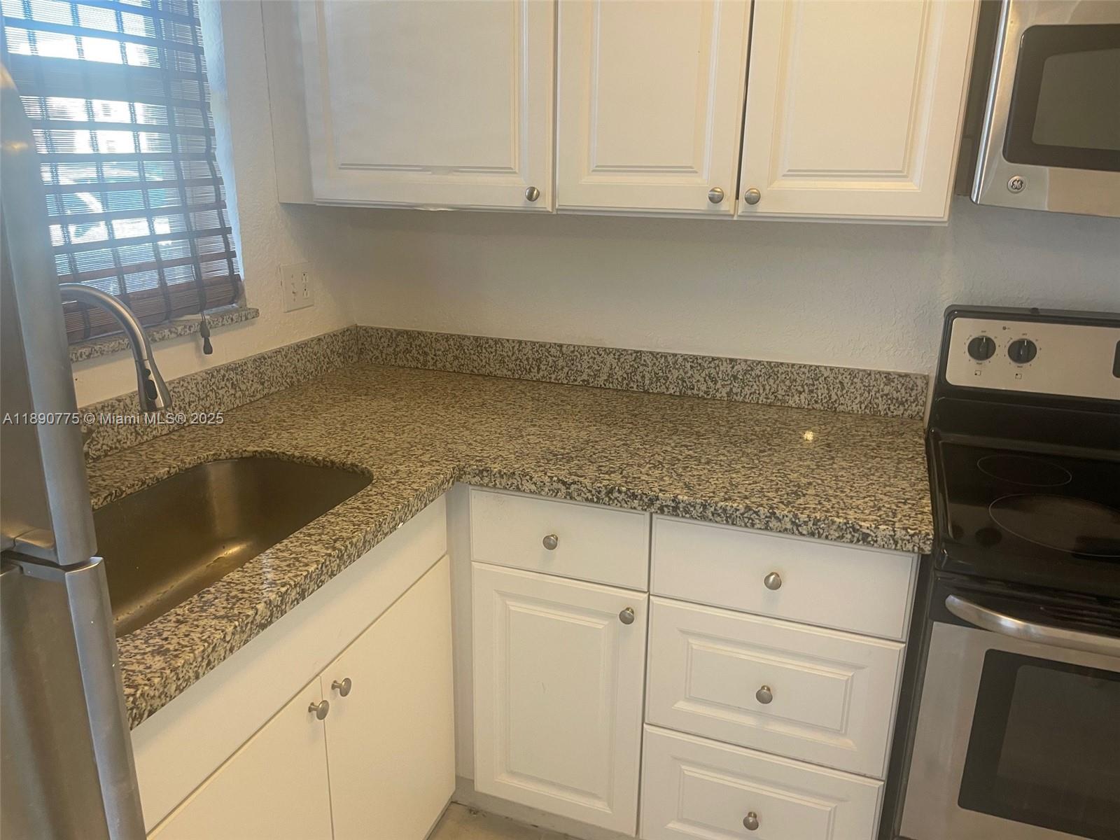 SUNRISE LAKES 49 CONDO - Residential Lease