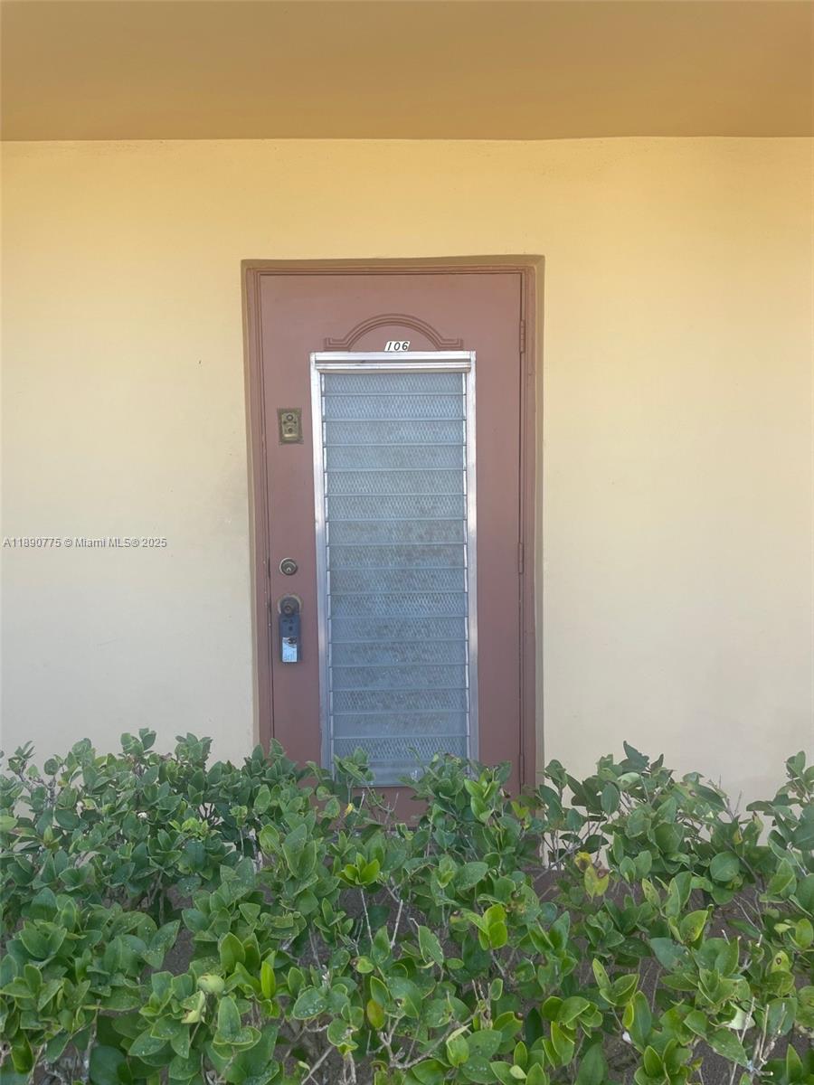 SUNRISE LAKES 49 CONDO - Residential Lease