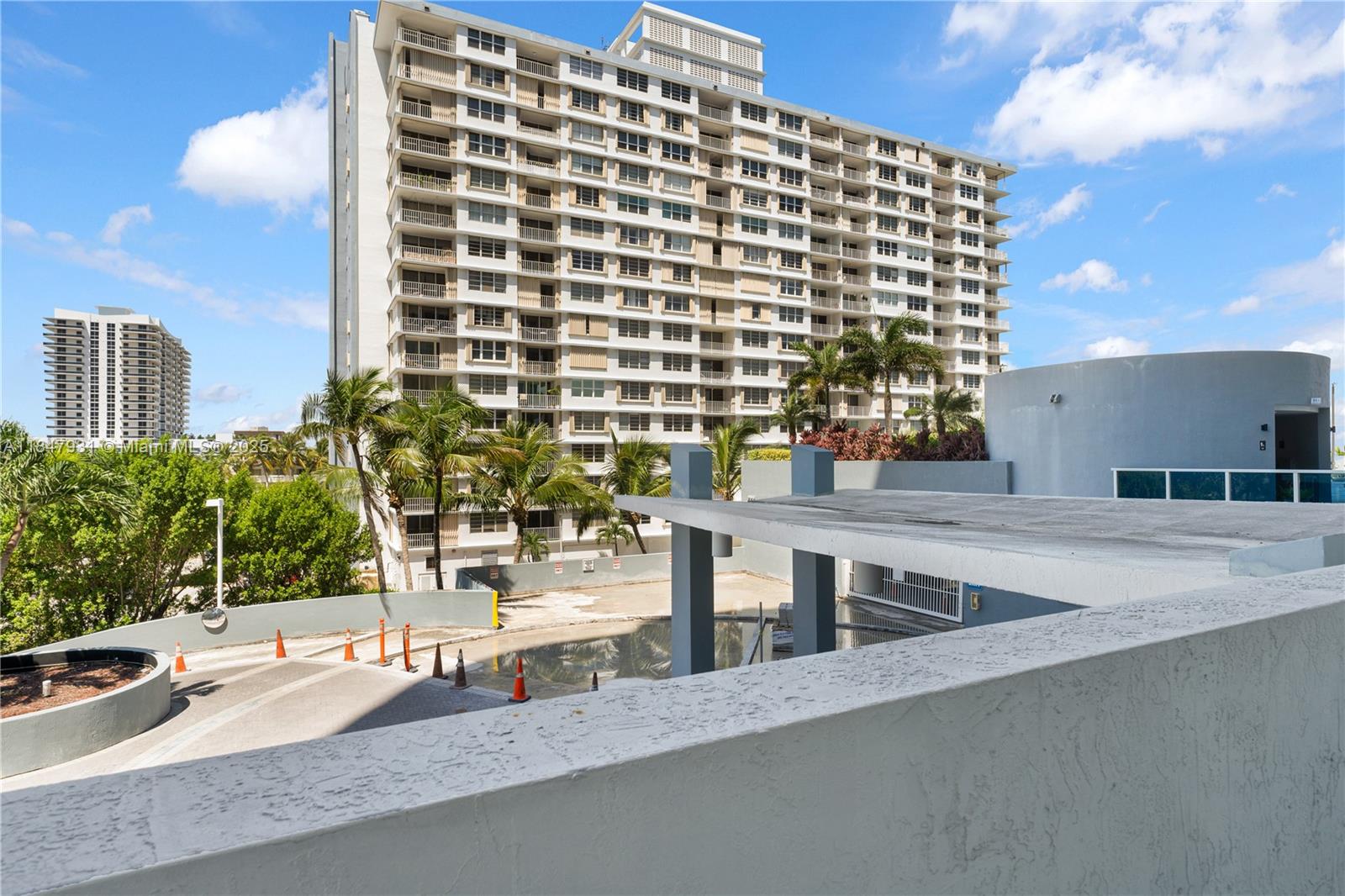 THE BRIDGEWATER CONDO - Residential