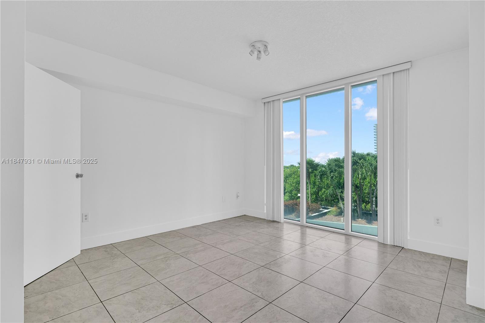 THE BRIDGEWATER CONDO - Residential