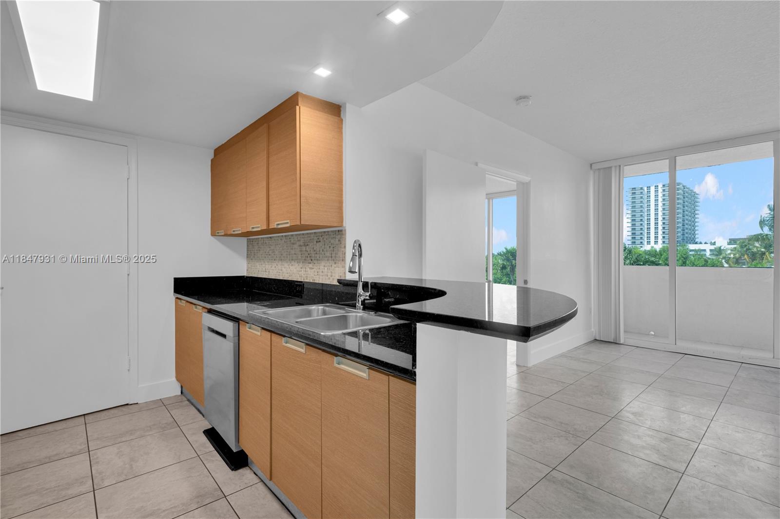 THE BRIDGEWATER CONDO - Residential