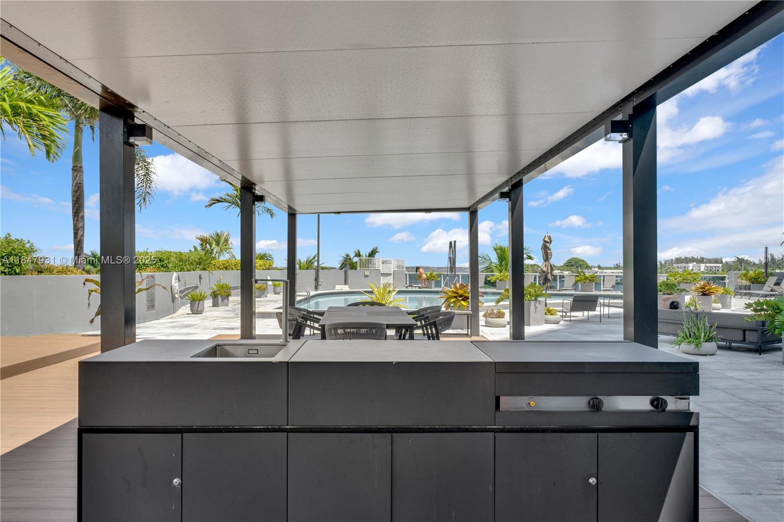 THE BRIDGEWATER CONDO - Residential