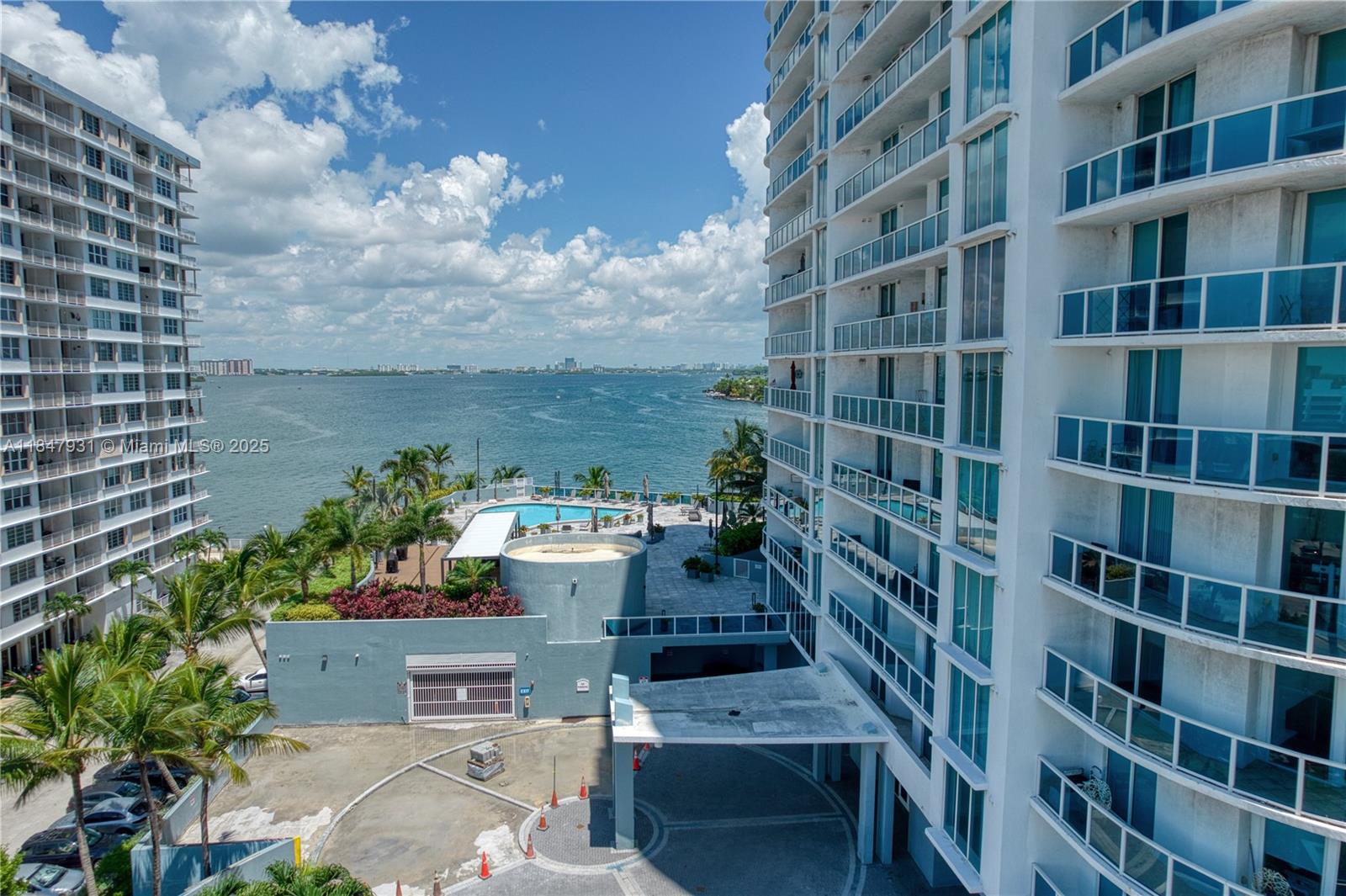 THE BRIDGEWATER CONDO - Residential