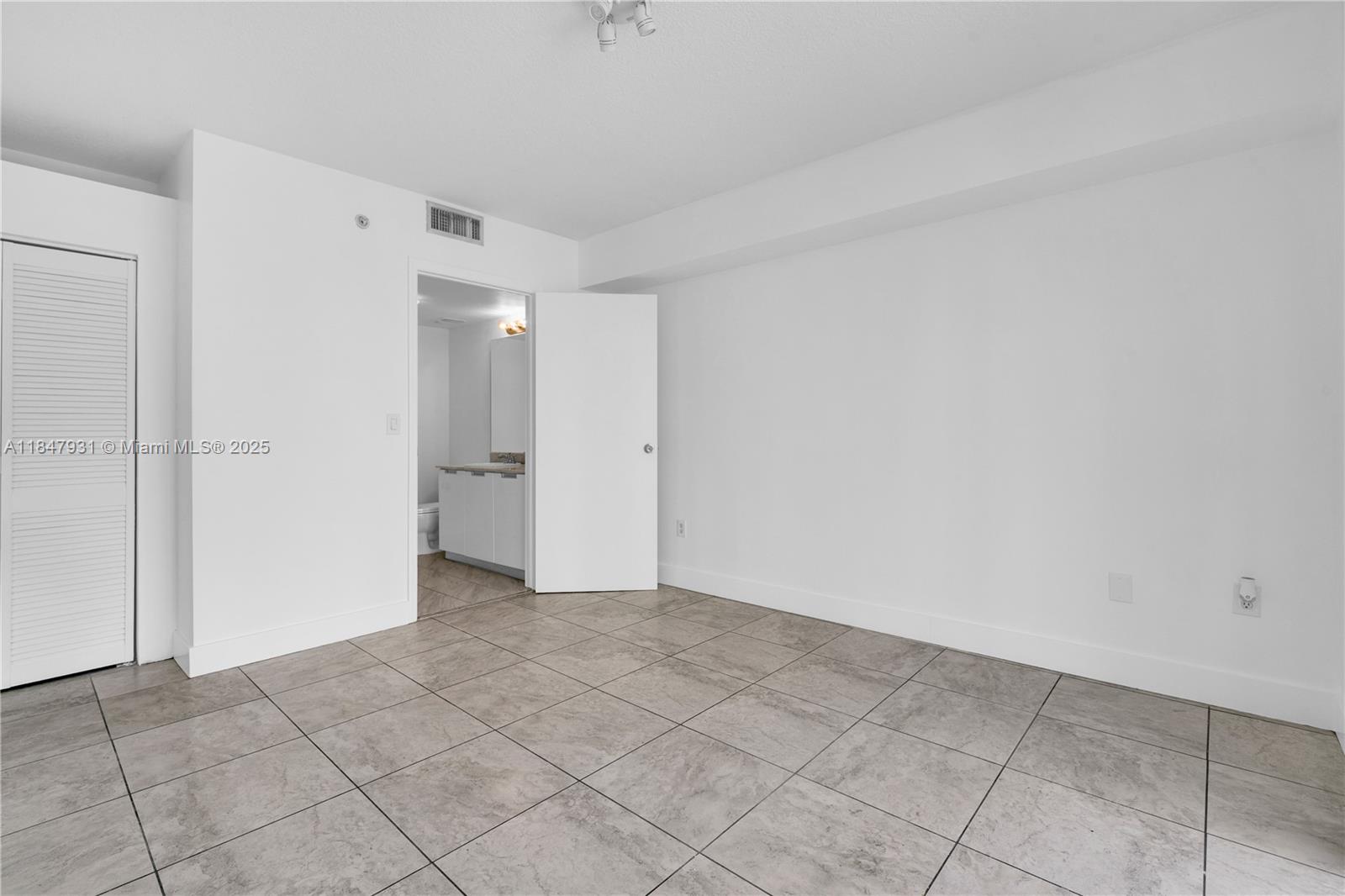 THE BRIDGEWATER CONDO - Residential