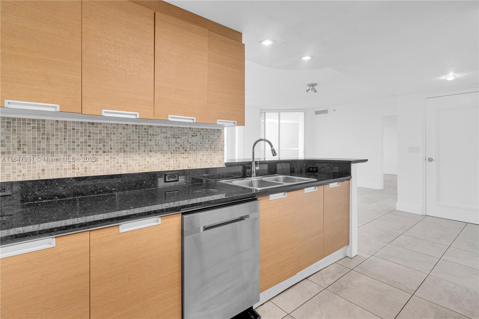 THE BRIDGEWATER CONDO - Residential