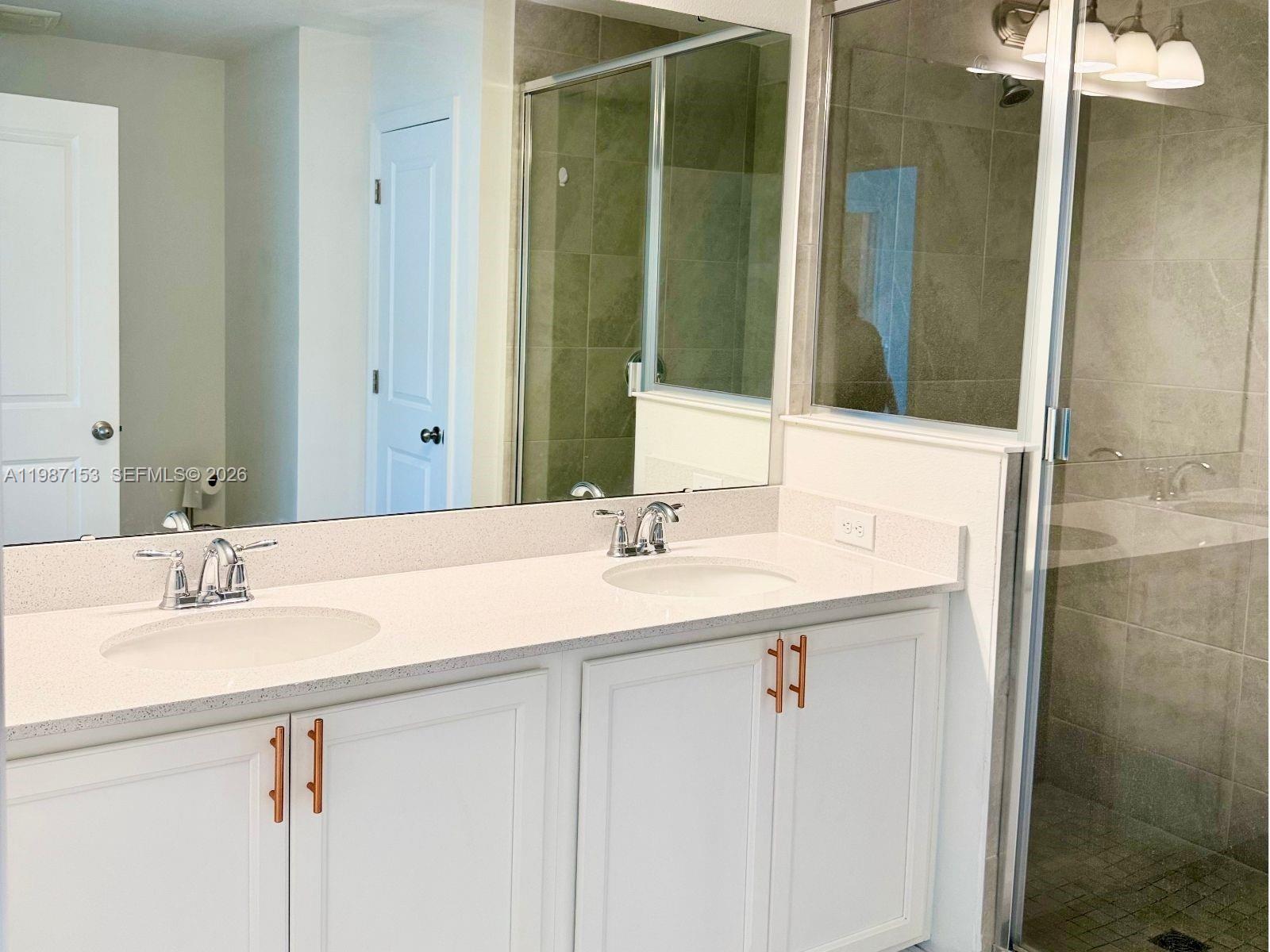 FESTIVAL PH 4 - Residential