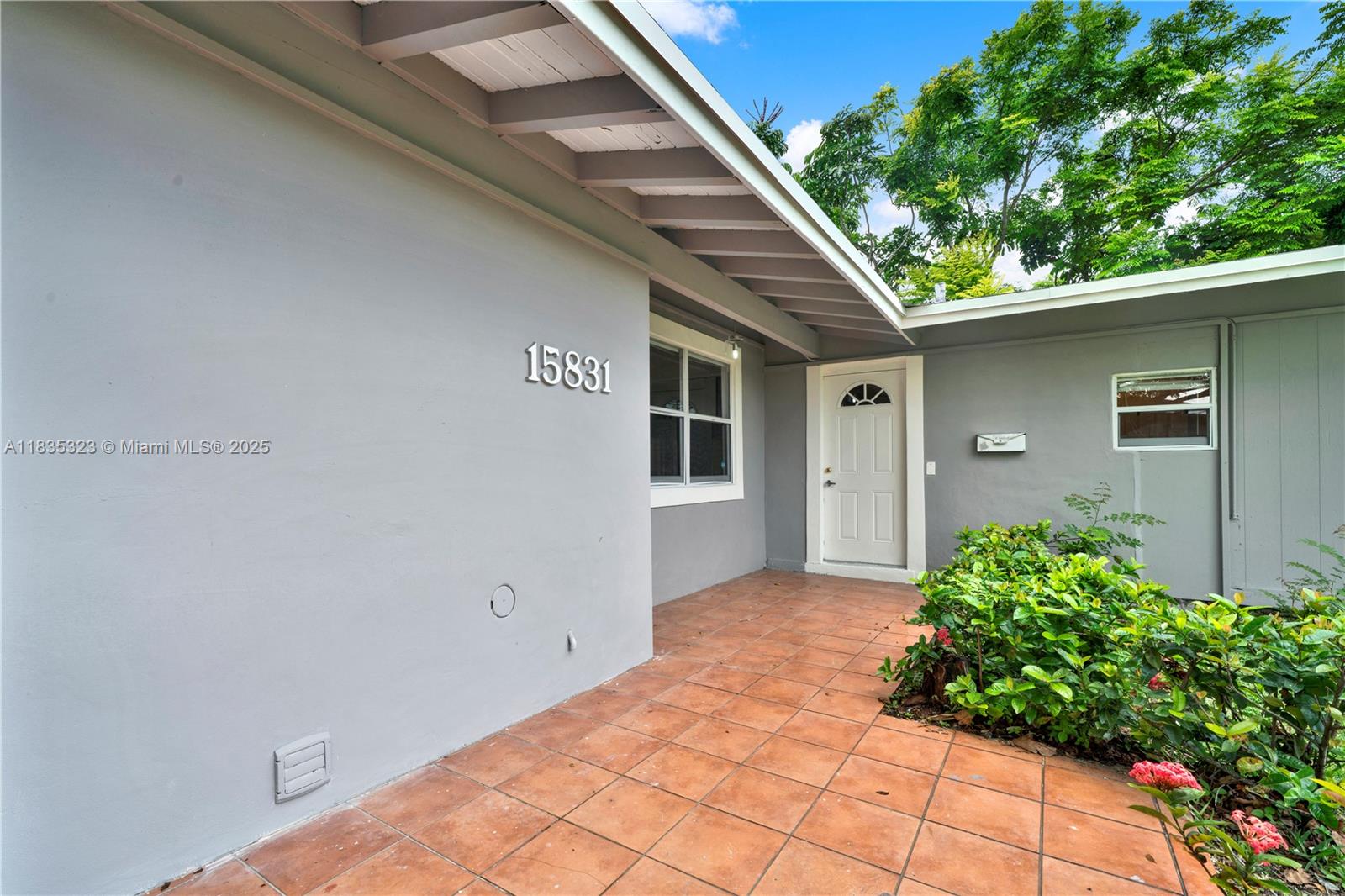 15831 Palmetto Club Dr