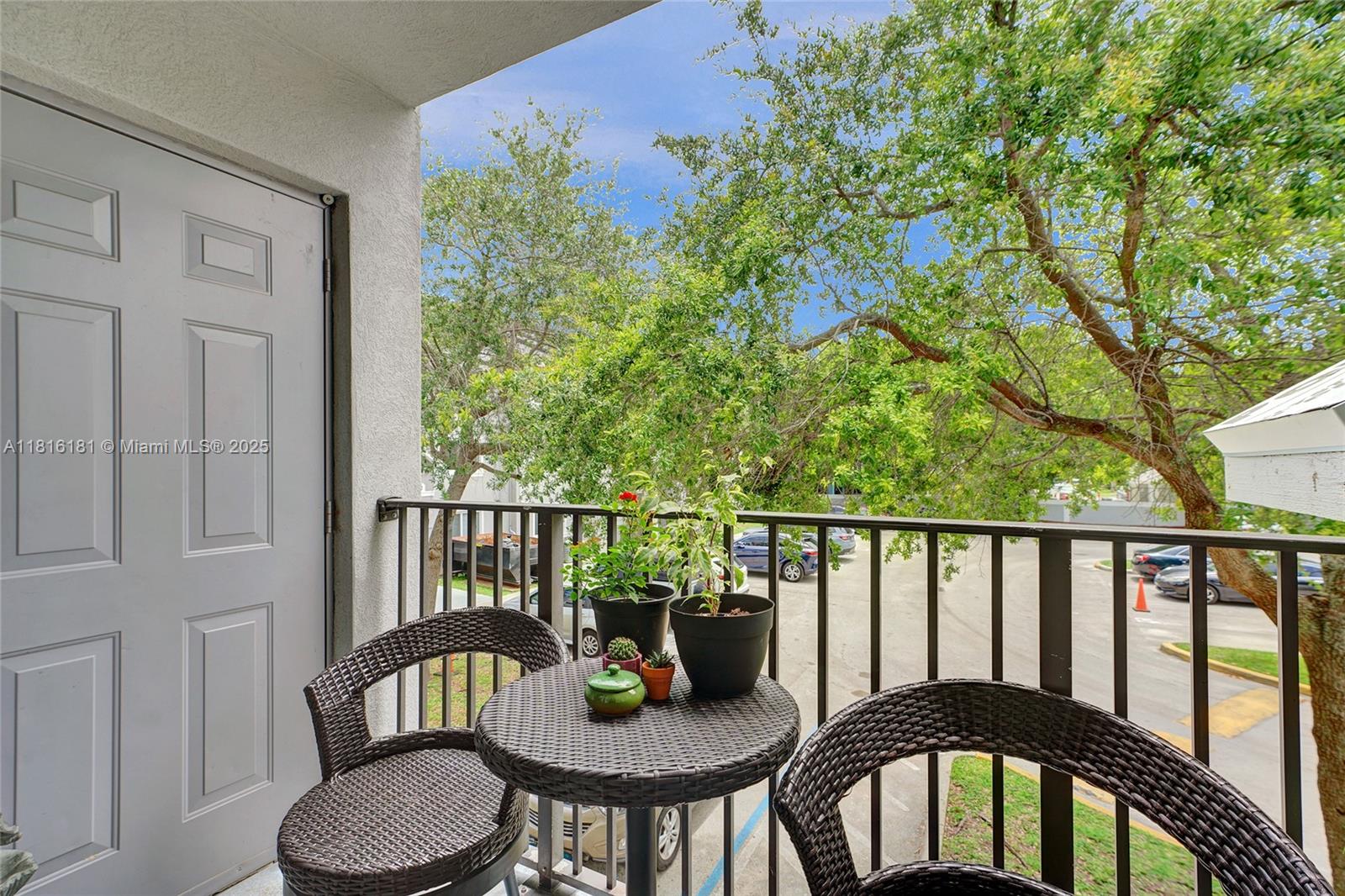 VISTA TRACE 1 CONDO - Residential