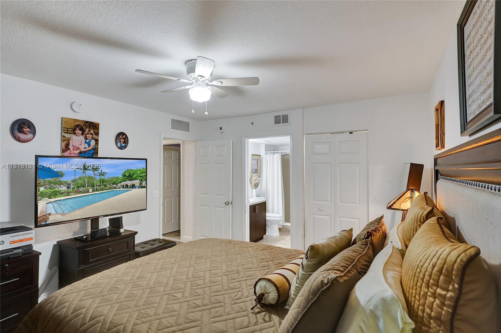 VISTA TRACE 1 CONDO - Residential