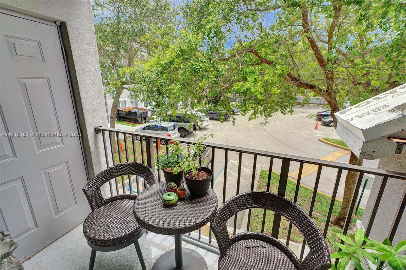 VISTA TRACE 1 CONDO - Residential