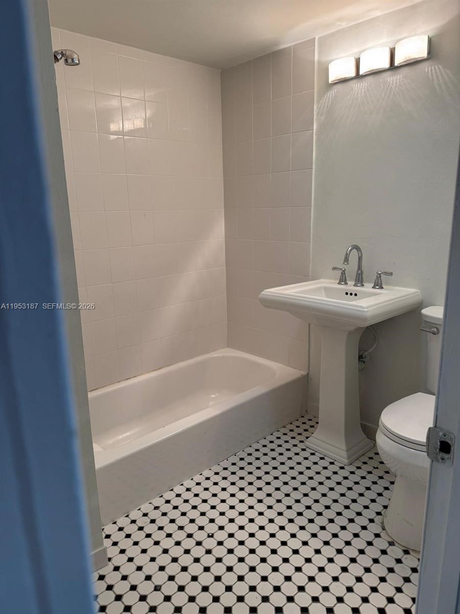 1614 JEFFERSON AVE 2