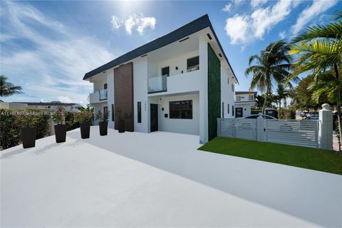 7994 Crespi Blvd Miami Beach FL 33141