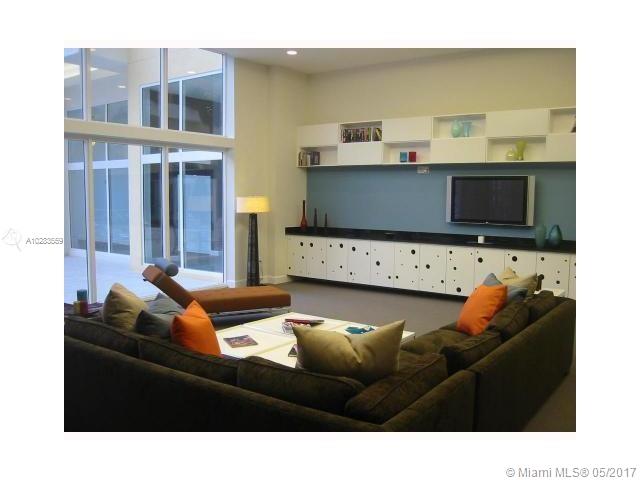 Venture At Aventura East - Residential Lease