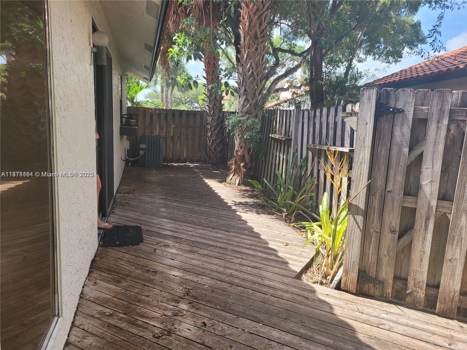 TOWN PLACE CONDO I AND II - Residential Lease