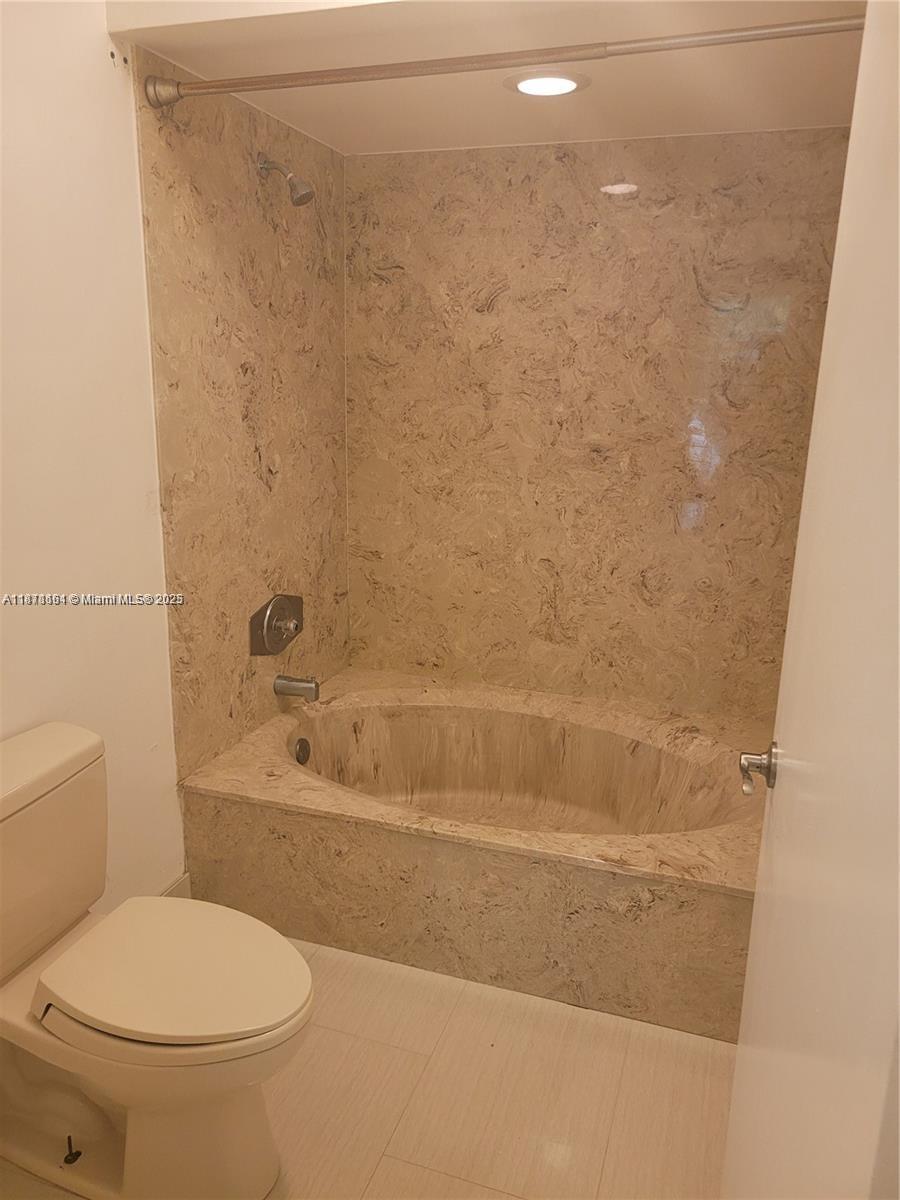 TOWN PLACE CONDO I AND II - Residential Lease