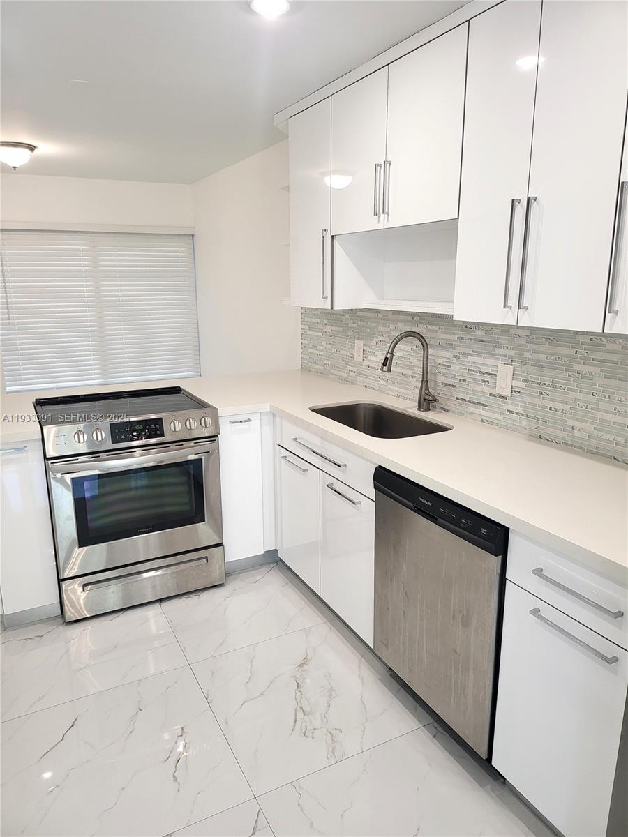 9723 N New River Canal Road 416