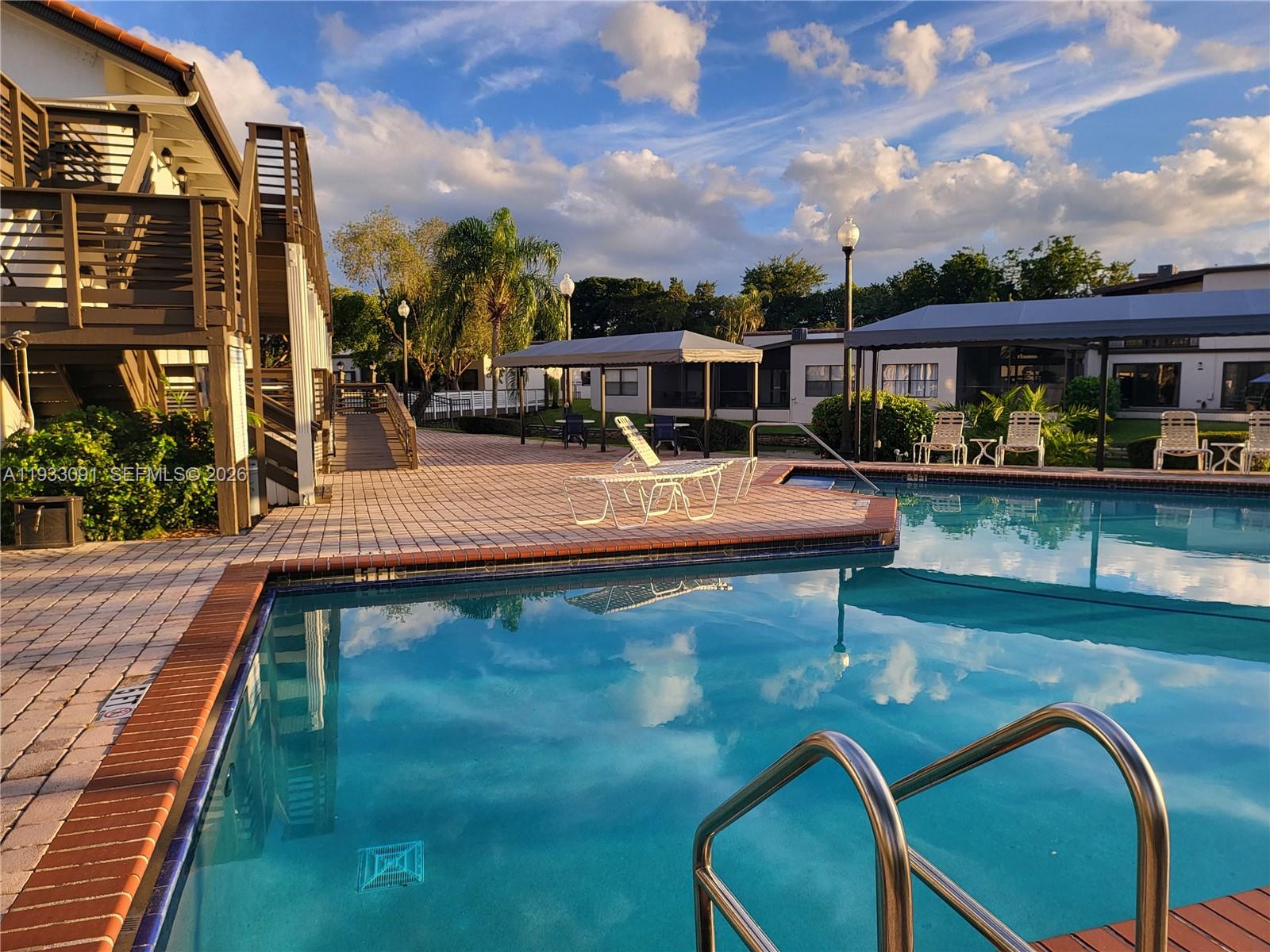 TRELLISES 4B CONDO - Residential