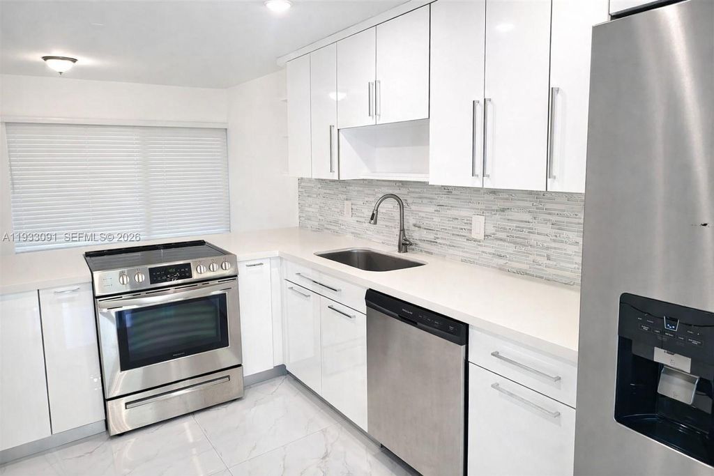 Photo of 9723 N New River Canal Road #416, Plantation, FL 33324 (MLS # A11933091)