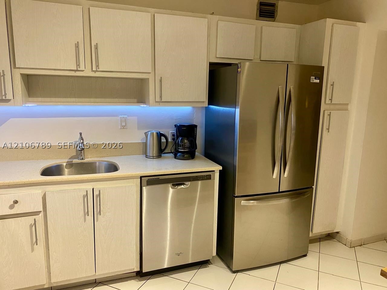 100 Bayview Dr 516