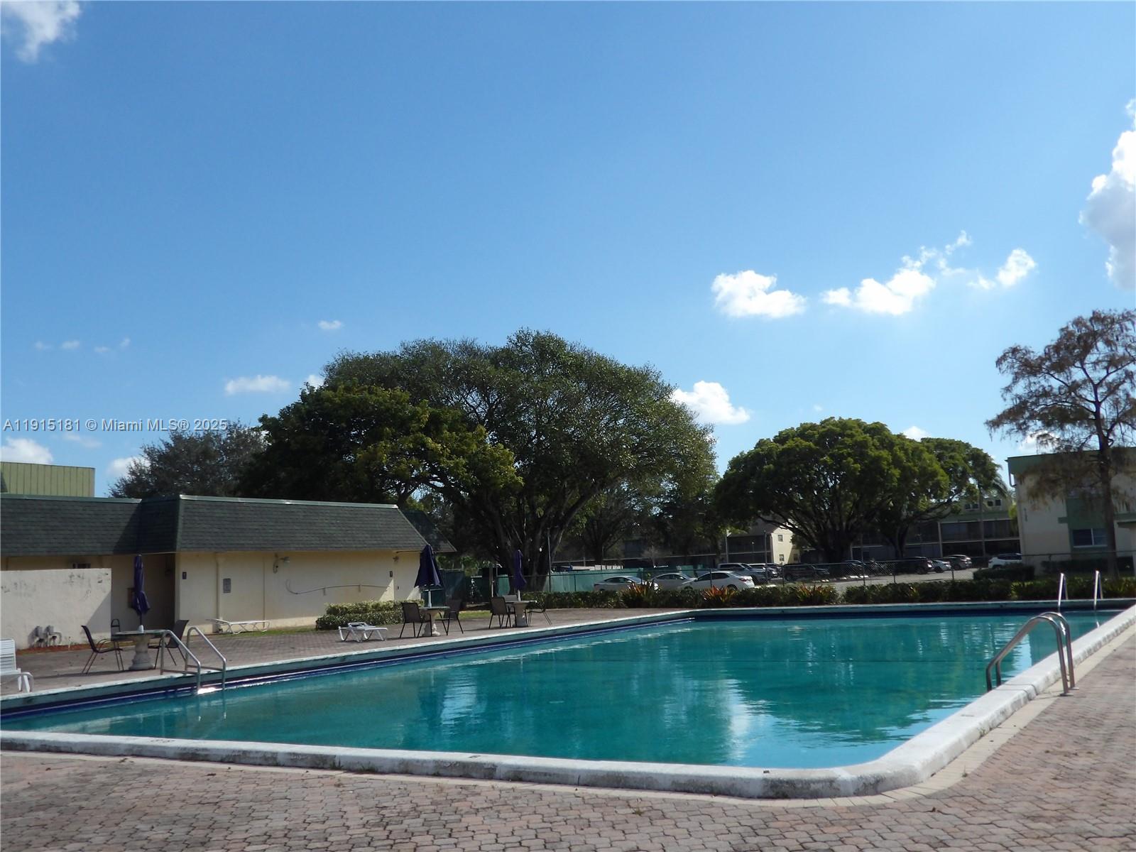 RAMBLEWOOD EAST CONDO - Residential