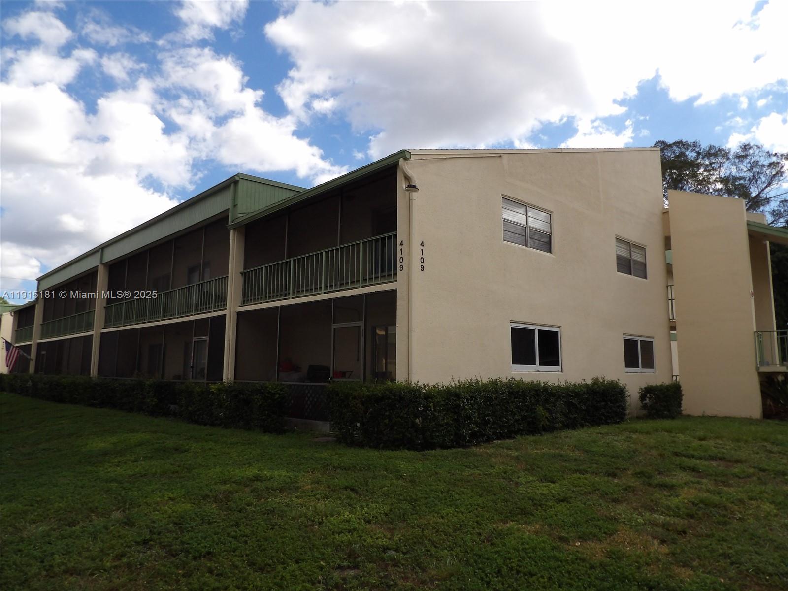 RAMBLEWOOD EAST CONDO - Residential