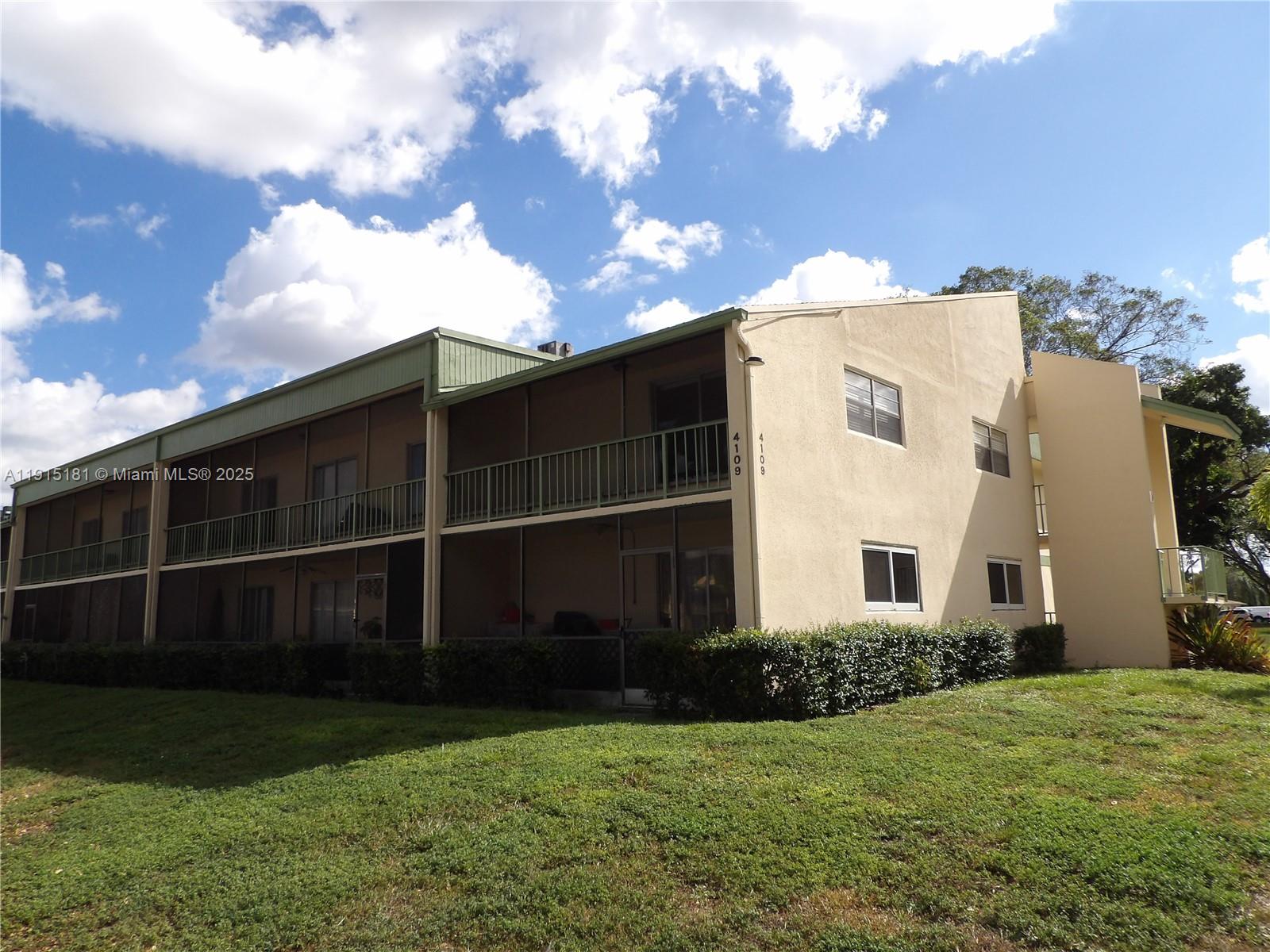 RAMBLEWOOD EAST CONDO - Residential