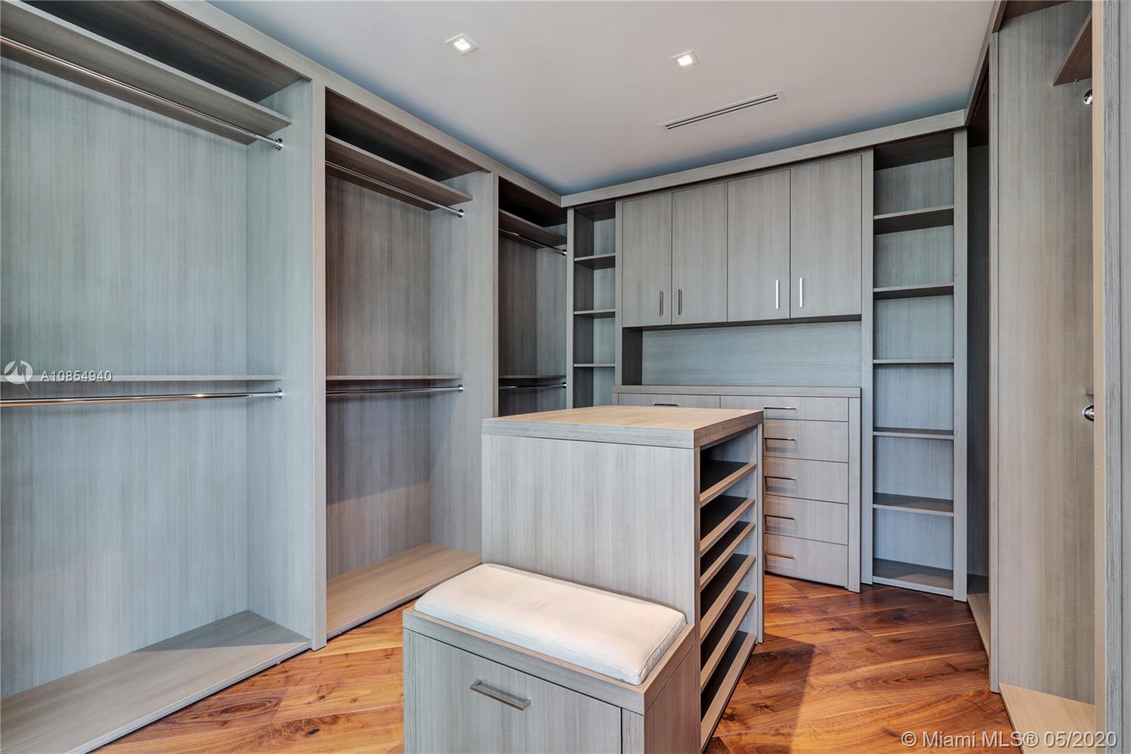 ENTRADA - Residential