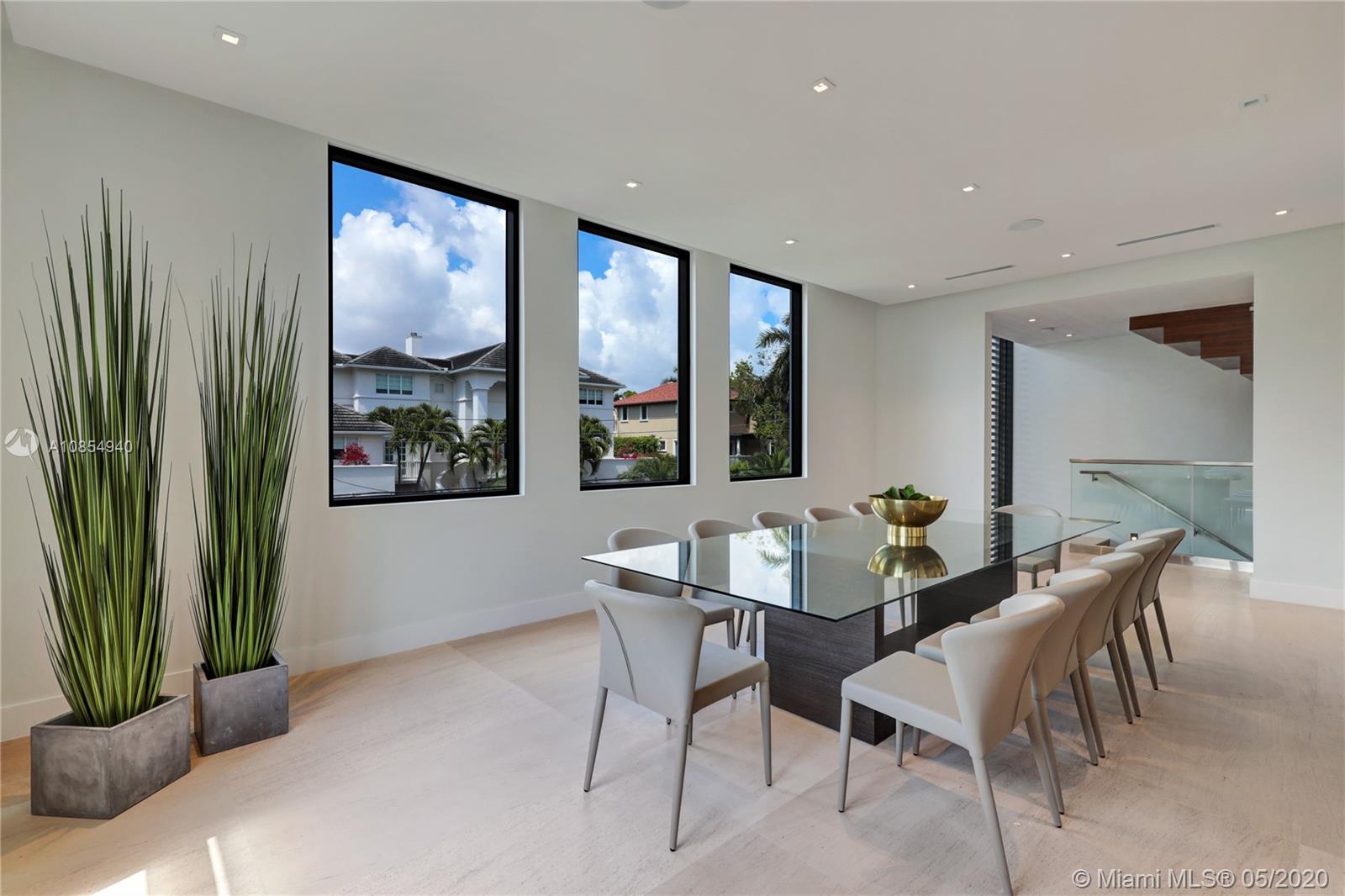 ENTRADA - Residential