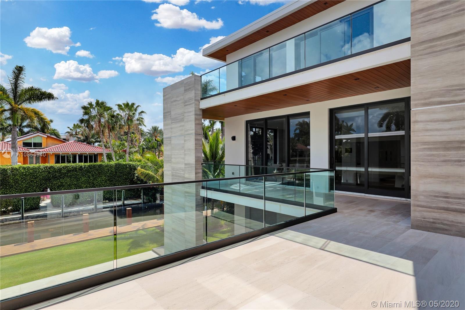 ENTRADA - Residential