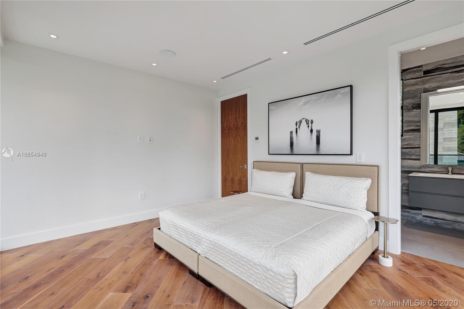 ENTRADA - Residential