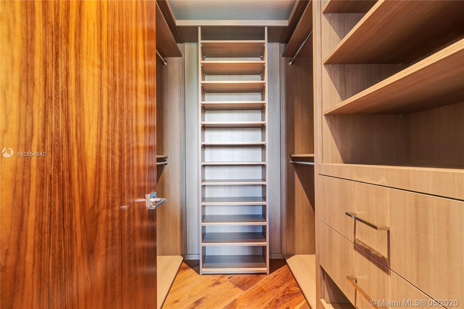 ENTRADA - Residential