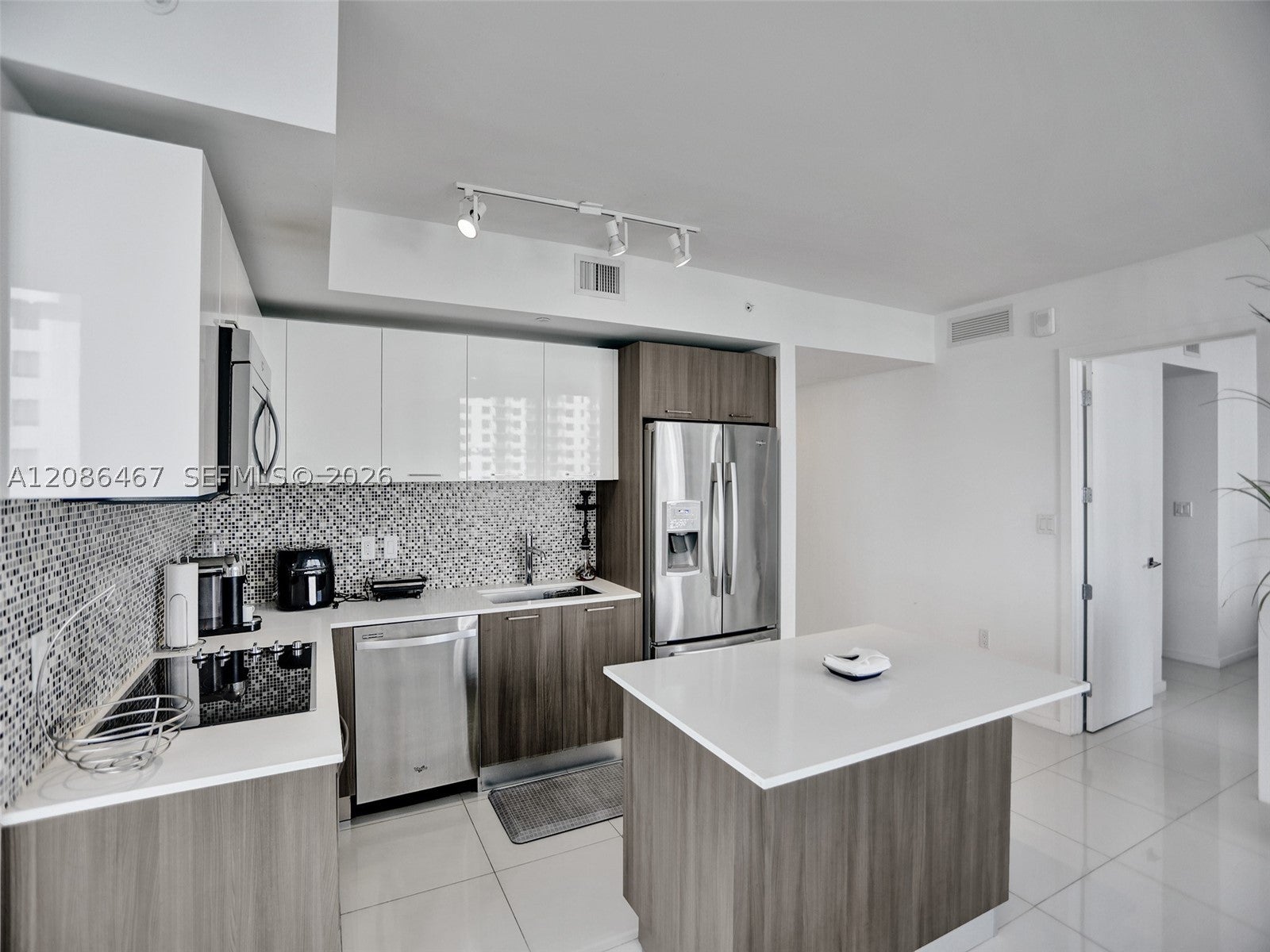 5252 NW 85th Ave 401