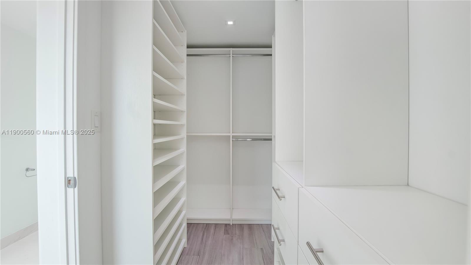 400 SUNNY ISLES CONDO WES - Residential Lease