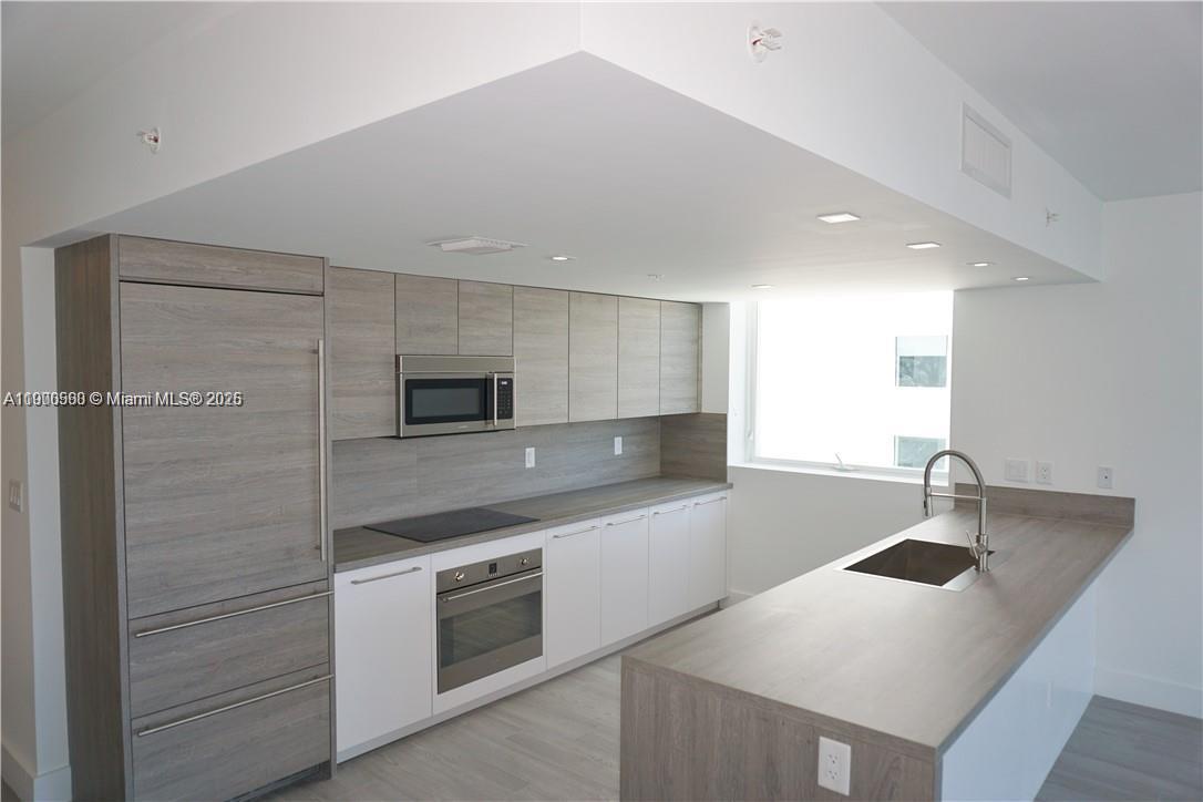 400 Sunny Isles Blvd 1108
