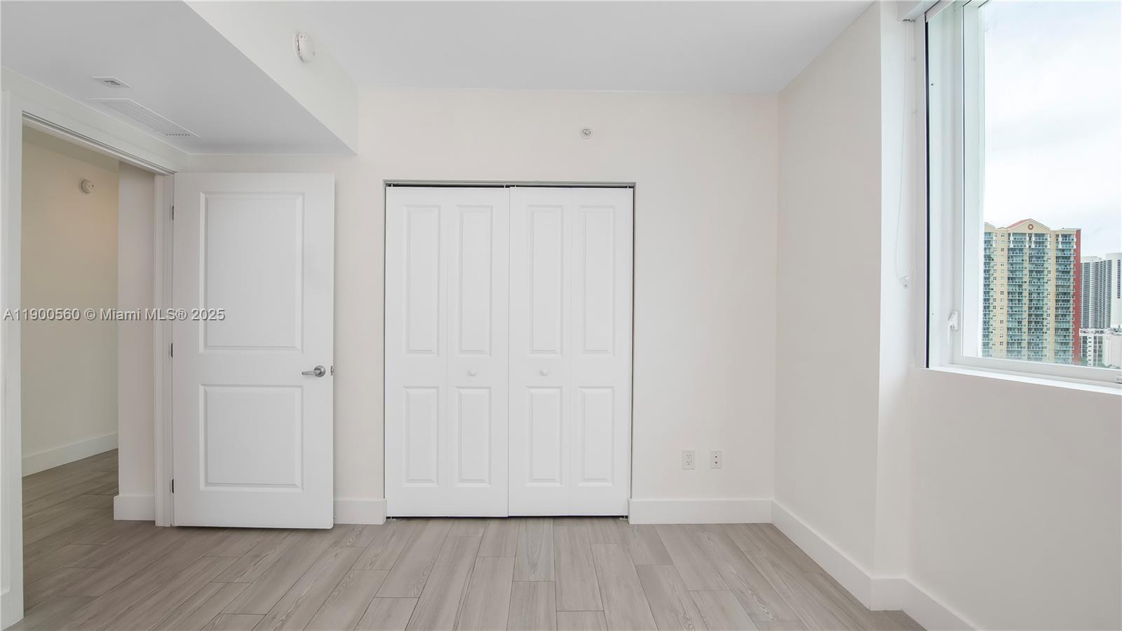 400 SUNNY ISLES CONDO WES - Residential Lease