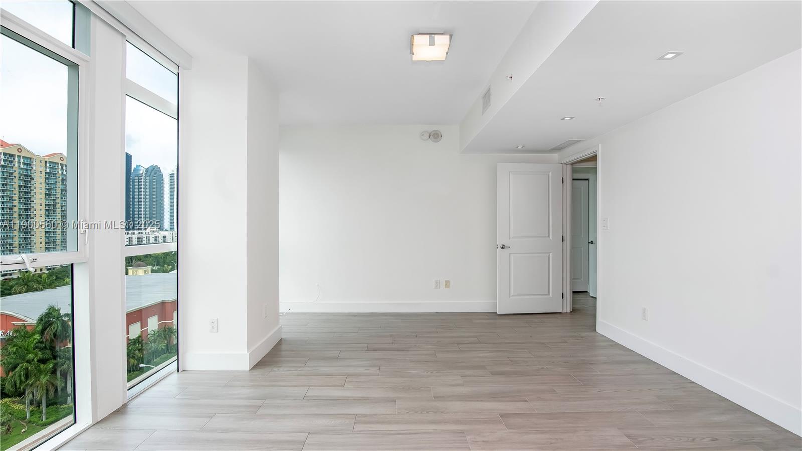 400 SUNNY ISLES CONDO WES - Residential Lease