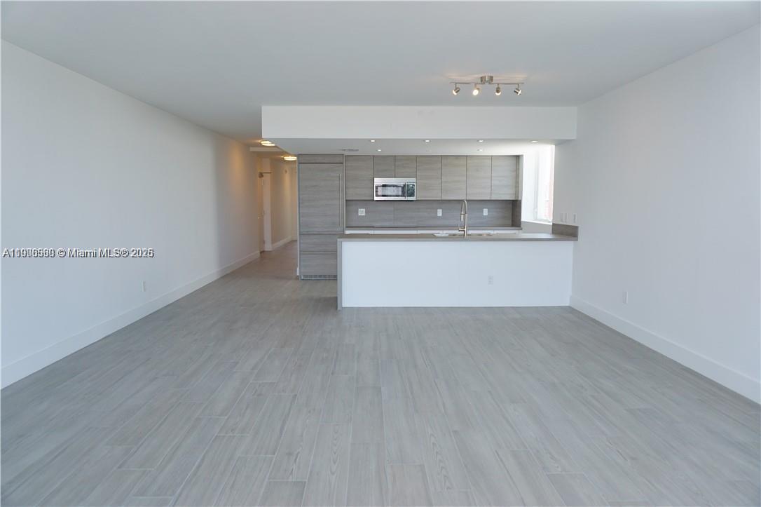 400 Sunny Isles Blvd 1108